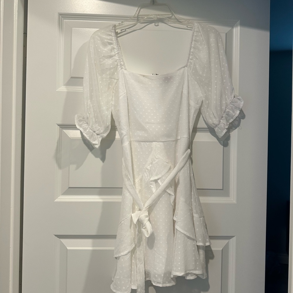WORN ONCE WHITE FRANCESCA’S DRESS SIZE S